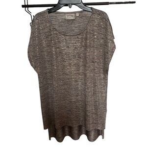 Dantelle Women's Foil Print Shimmer Blouse Top Hi-Low Hem Size Medium Bronze‎